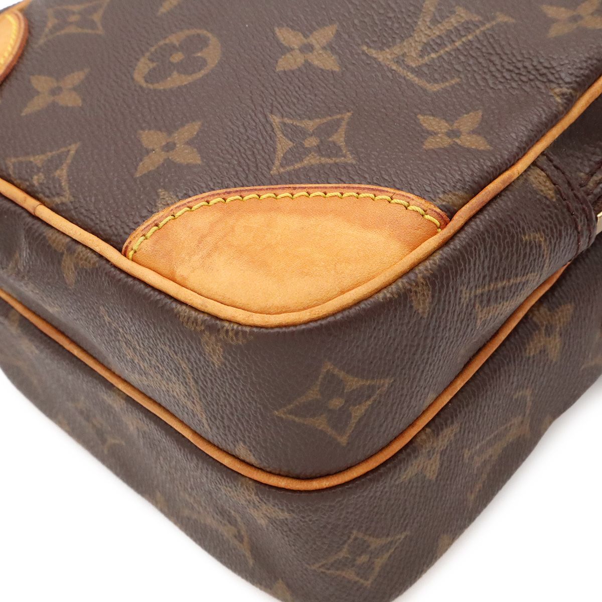 Louis Vuitton Monogram Amazon Shoulder Bag Pochette — view 3