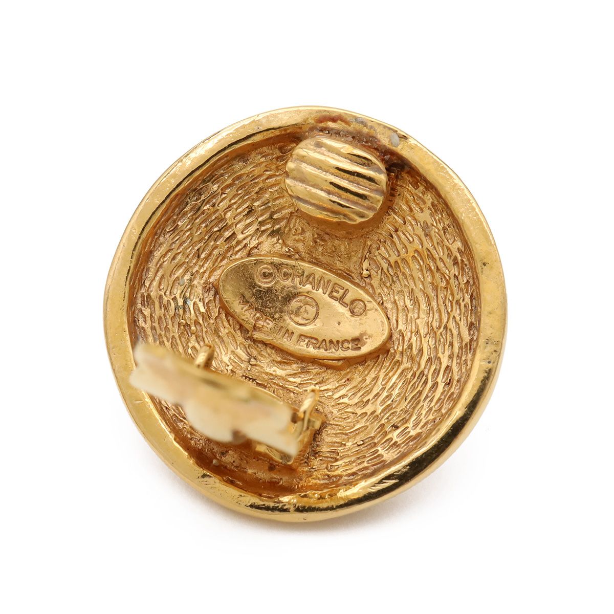 Chanel Quilted CC Logo Button Round Earrings Vintage Gold Plated — view 5