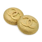 Chanel 95P CC Logo Button Round Earrings Vintage Gold Plated — view 2