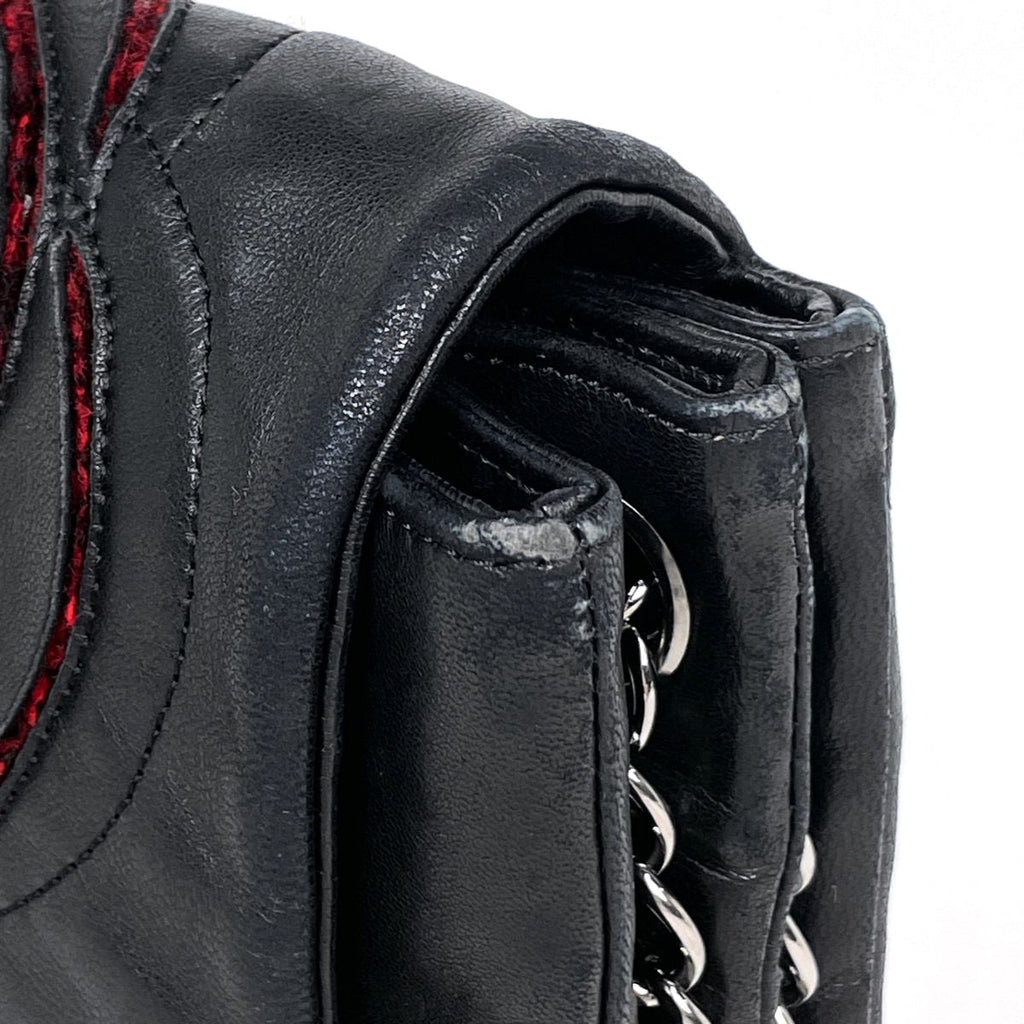 Chanel Shoulder Bag CC Logo Camellia Leather Black — view 5