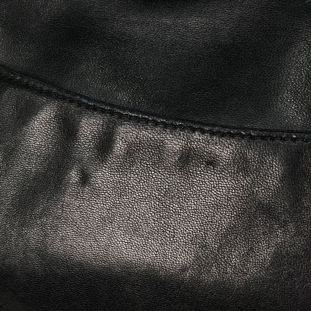 Chanel Shoulder Bag CC Logo Camellia Leather Black — view 4