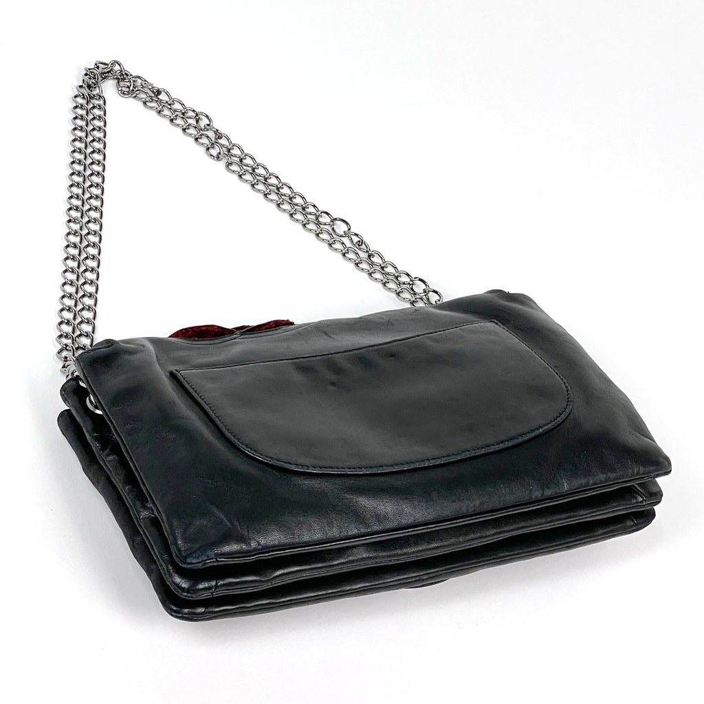 Chanel Shoulder Bag CC Logo Camellia Leather Black — view 2