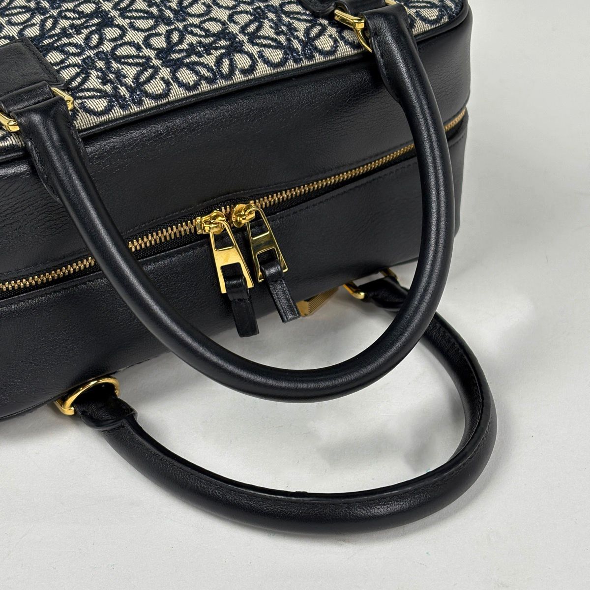 Loewe Handbag Amazona 19 Square Bag 2-Way Anagram Leather Black Navy — view 5