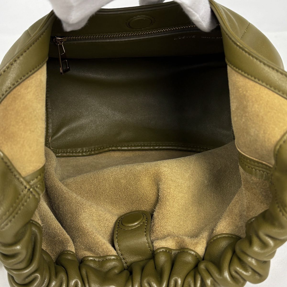 Loewe Shoulder Bag Squeeze Small Anagram Leather Green — view 7