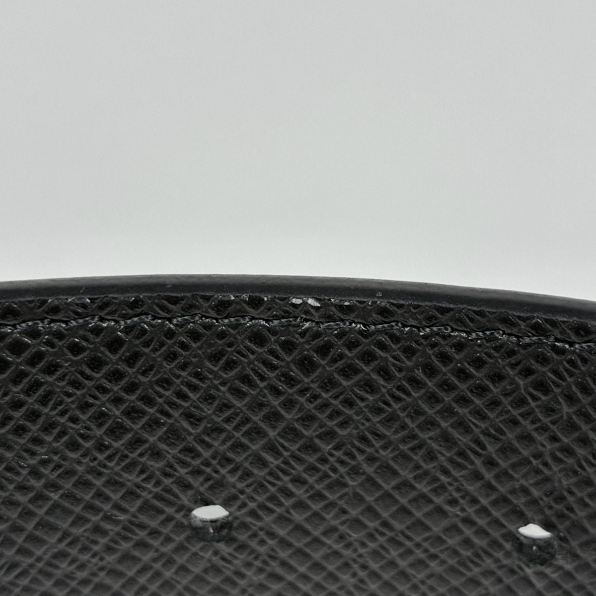 Louis Vuitton Belt LV 40 Reversible Monogram Eclipse Taiga Noir — view 2