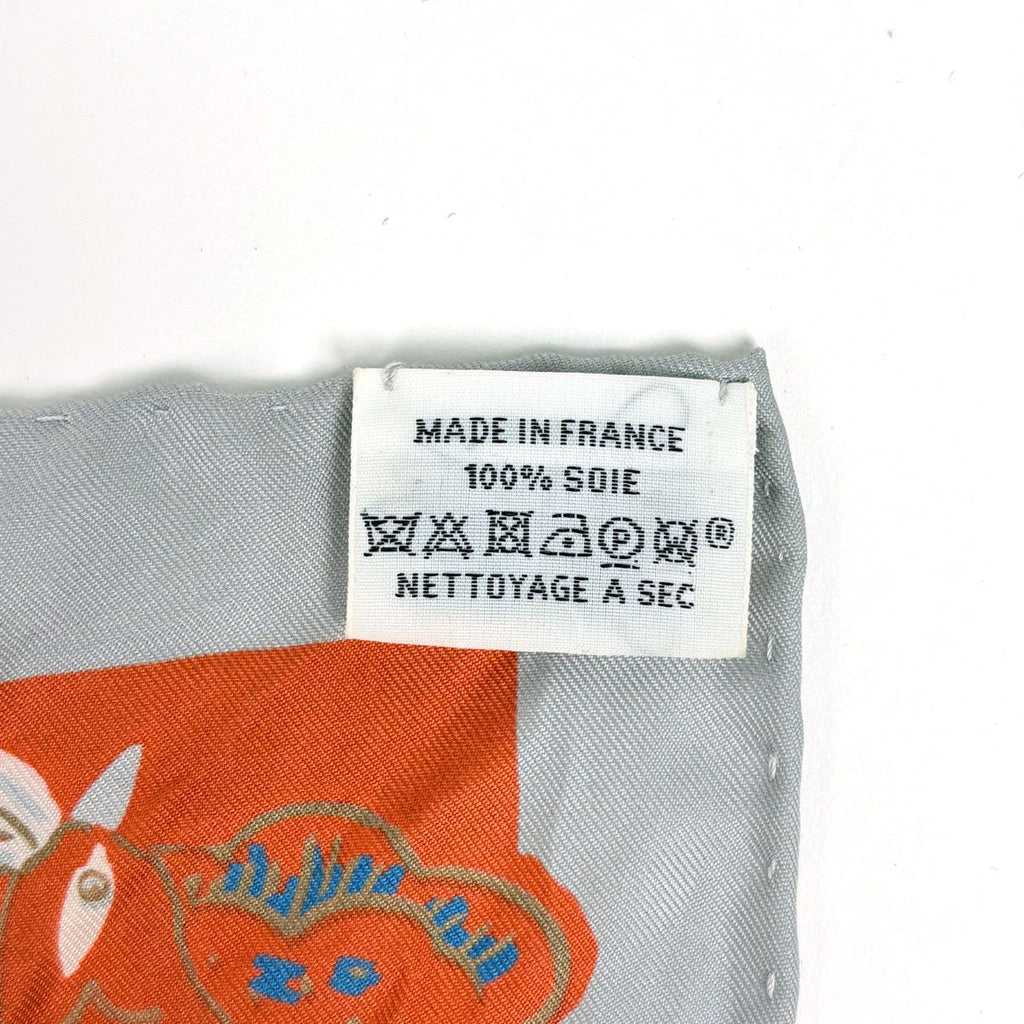 Hermes Carre 90 Mille Feuilles de Soie Scarf Feuille de Double Face Silk Gray — view 3