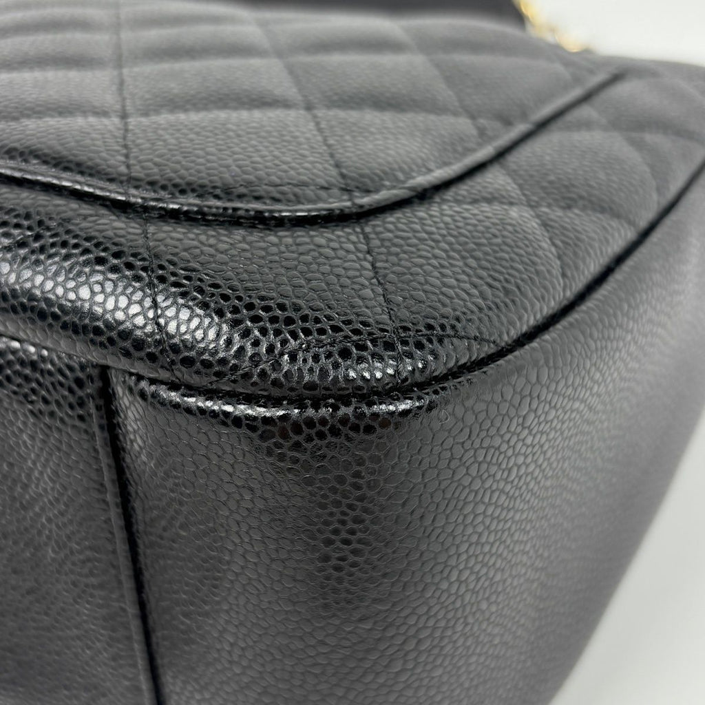 Chanel Shoulder Bag CC Logo Quilted Caviar Leather Black — view 3