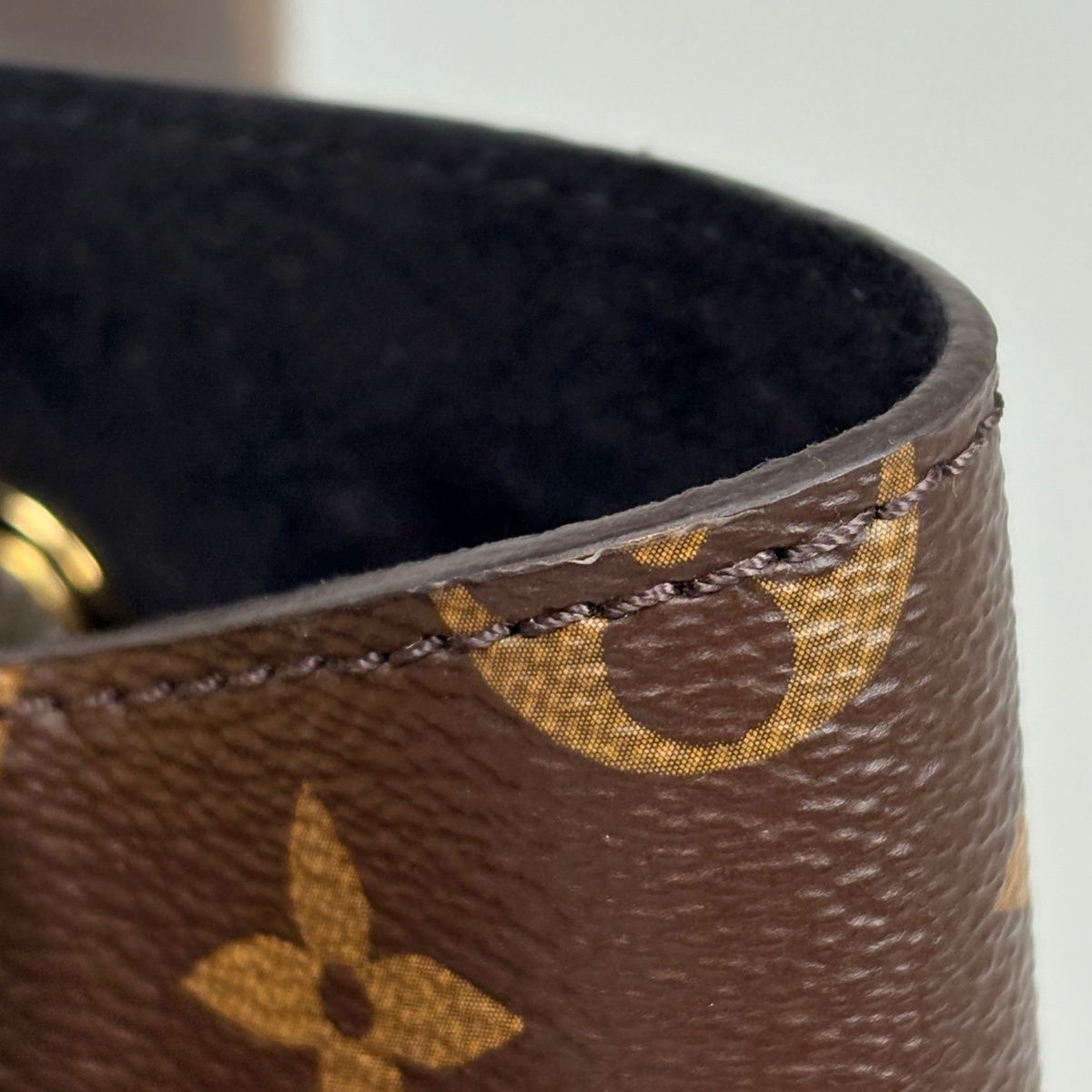Louis Vuitton Neo Noe Shoulder Bag Drawstring Monogram Brown Noir — view 4