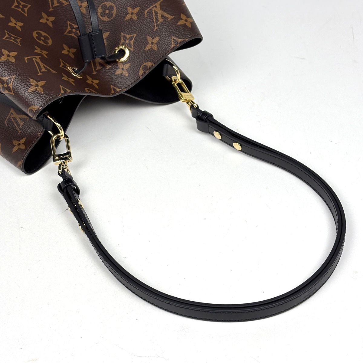Louis Vuitton Neo Noe Shoulder Bag Drawstring Monogram Brown Noir — view 5