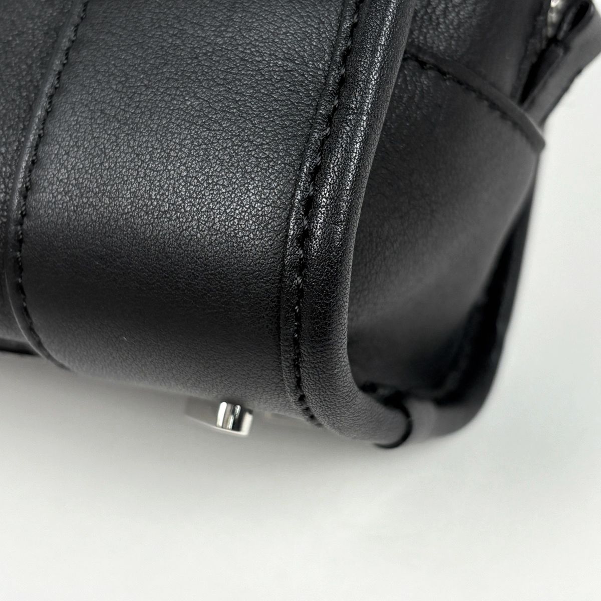 Loewe Amazona 23 Shoulder Bag 2-Way Anagram Leather Black — view 3