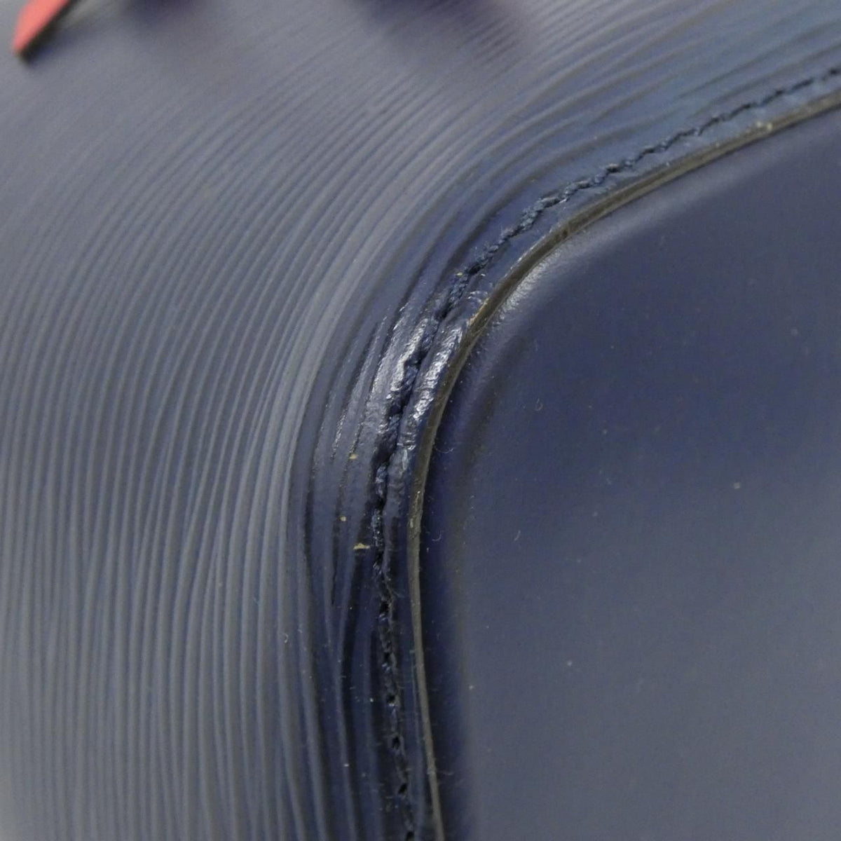 Louis Vuitton Epi Neo Noe Shoulder Bag — view 3