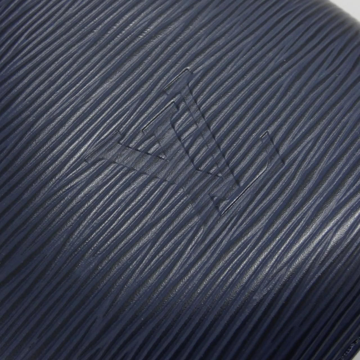 Louis Vuitton Epi Neo Noe Shoulder Bag — view 4