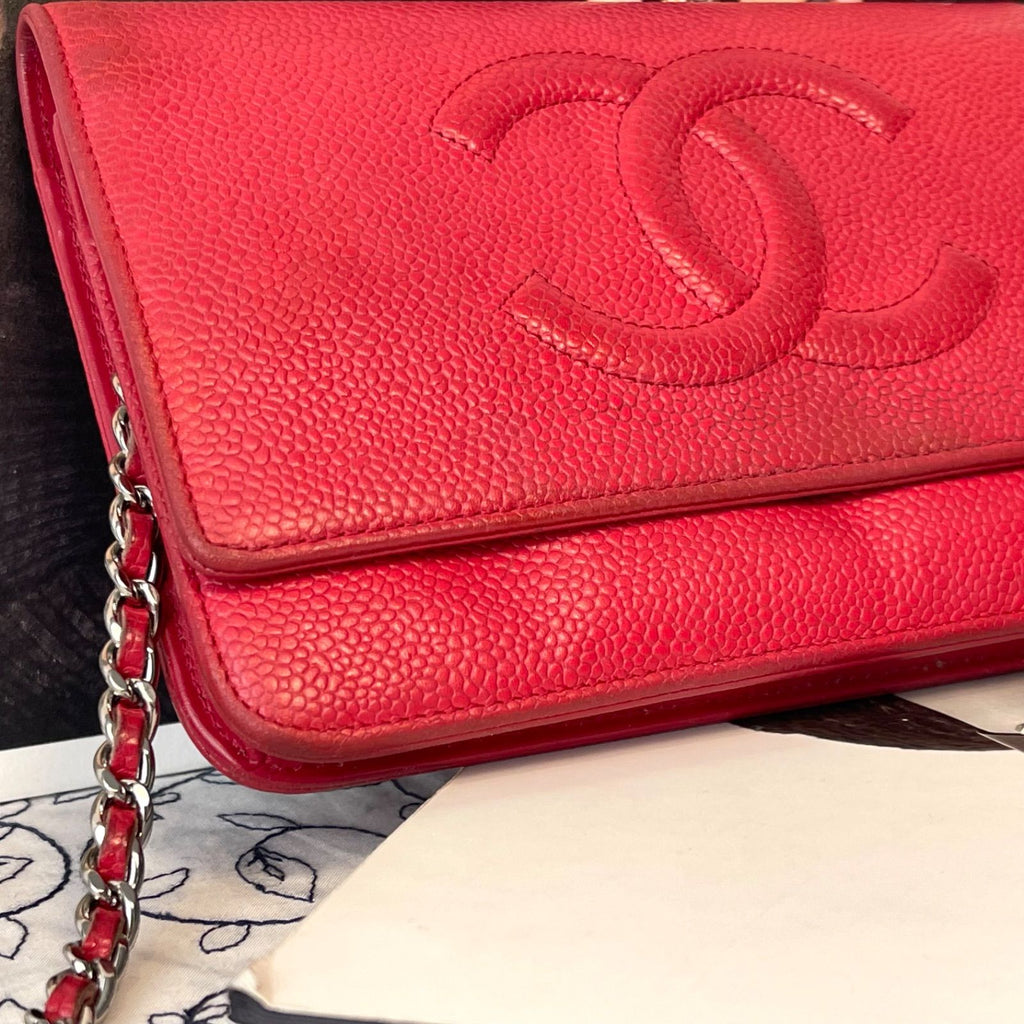 Chanel Chain Wallet Jumbo CC Logo Caviar Leather Red Shoulder Bag — view 4