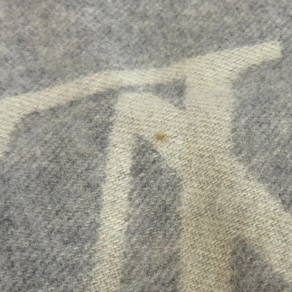 Louis Vuitton Echarpe Reykjavik Cashmere Scarf Gray — view 8