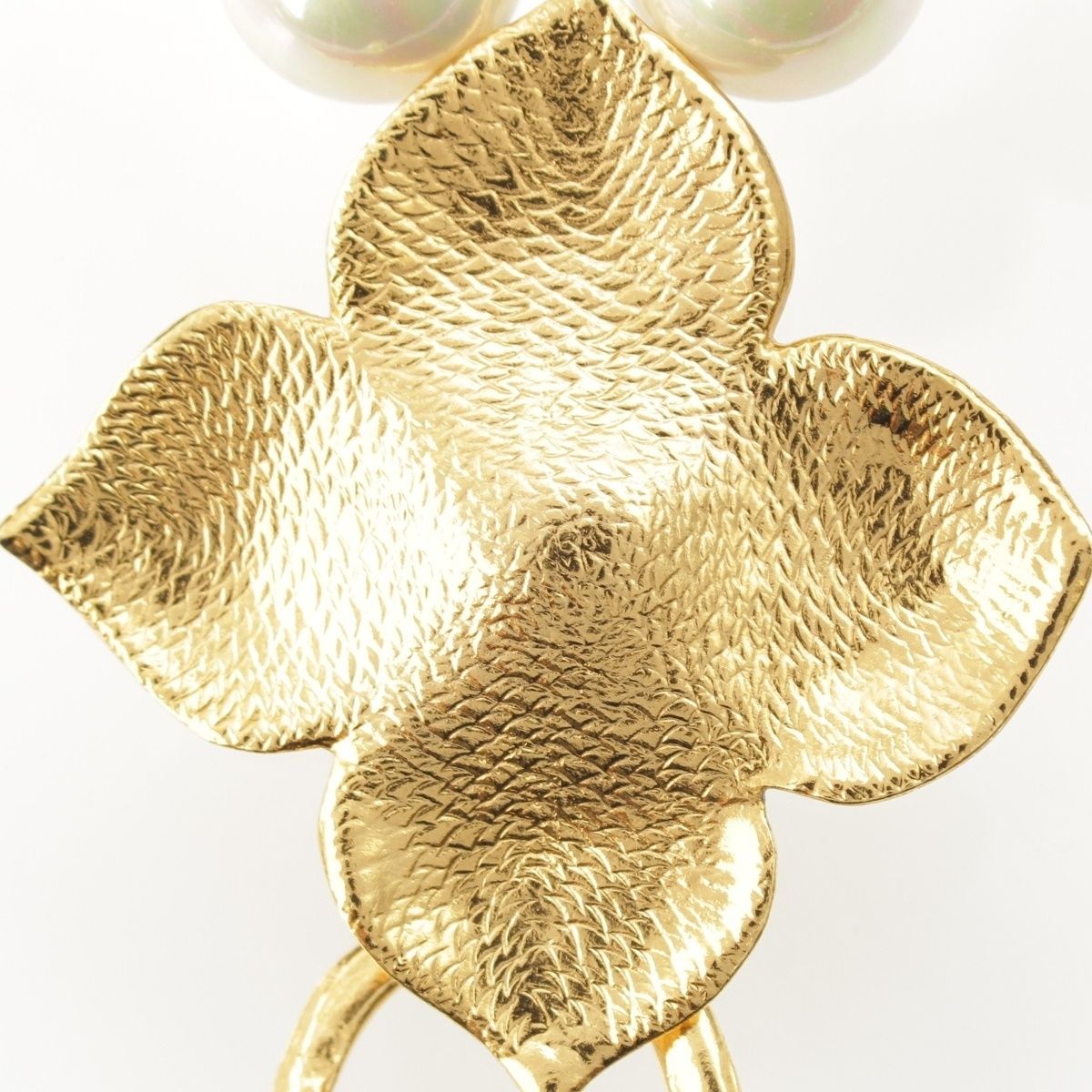 Saint Laurent Vintage Flower Pearl Necklace Gold — view 6