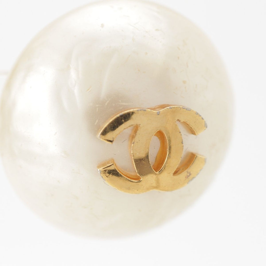 Chanel Vintage CC Logo Pearl Earrings White Gold — view 4