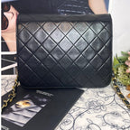 Chanel CC Logo Quilted Chain Shoulder Bag Vintage — view 4