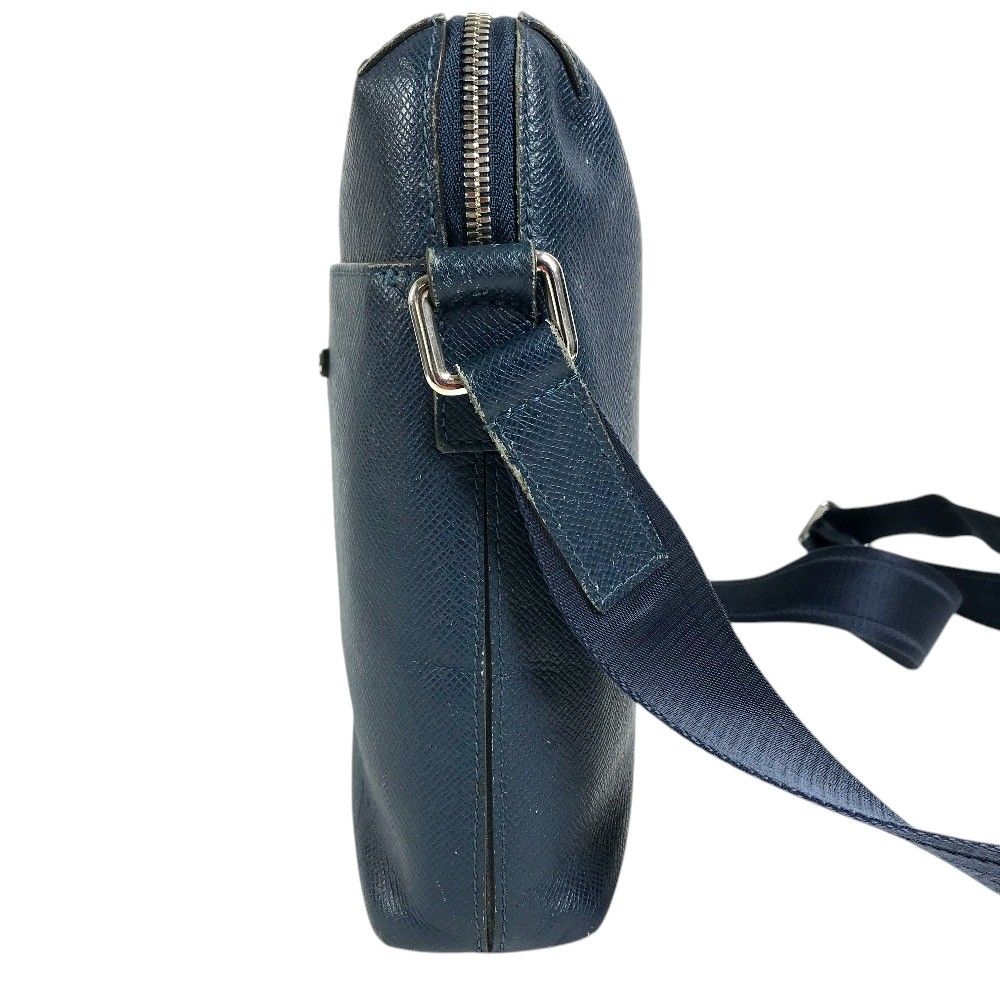 Louis Vuitton Shoulder Bag Grigori Messenger PM Taiga Leather Navy — view 3