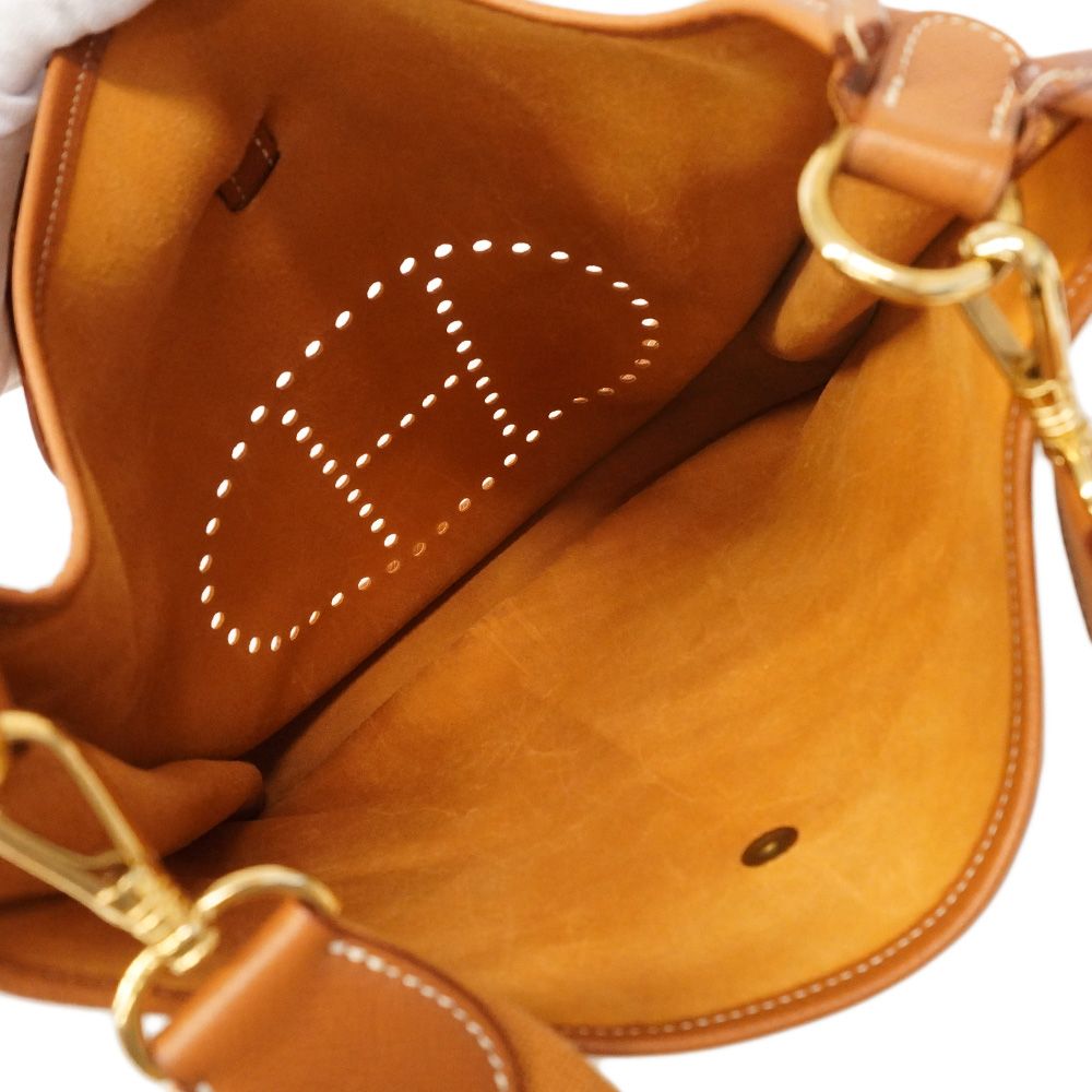 Hermes Shoulder Bag Evelyne Courchevel Gold — view 4