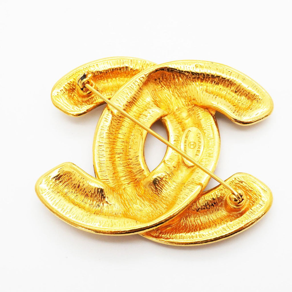 Chanel Brooch Vintage CC Logo Quilted Gold Plated — view 5