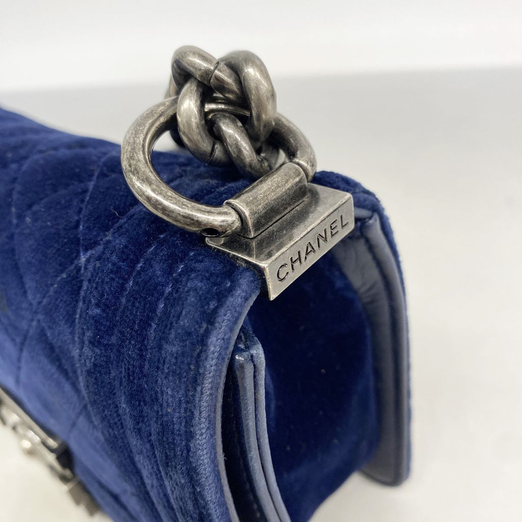 Chanel Shoulder Bag Boy Suede Navy Silver — view 7