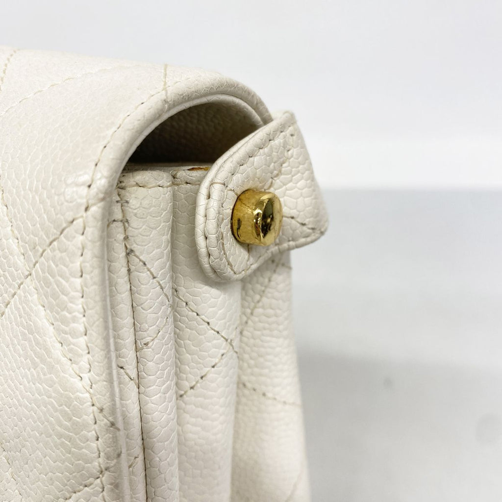 Chanel Shoulder Bag Quilted Caviar Leather White Gold — view 8