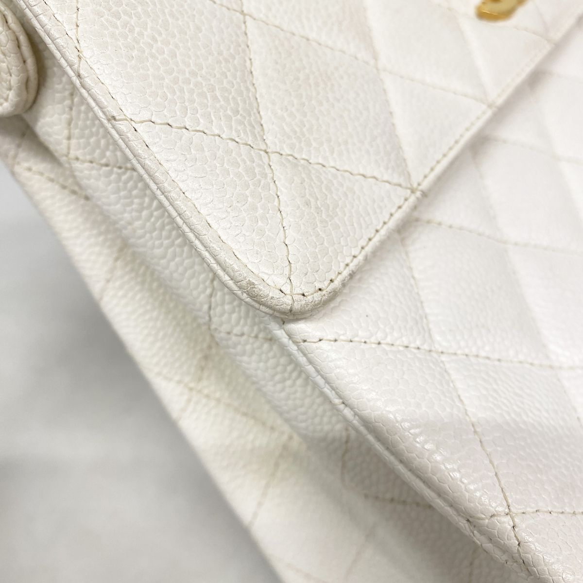 Chanel Shoulder Bag Quilted Caviar Leather White Gold — view 7