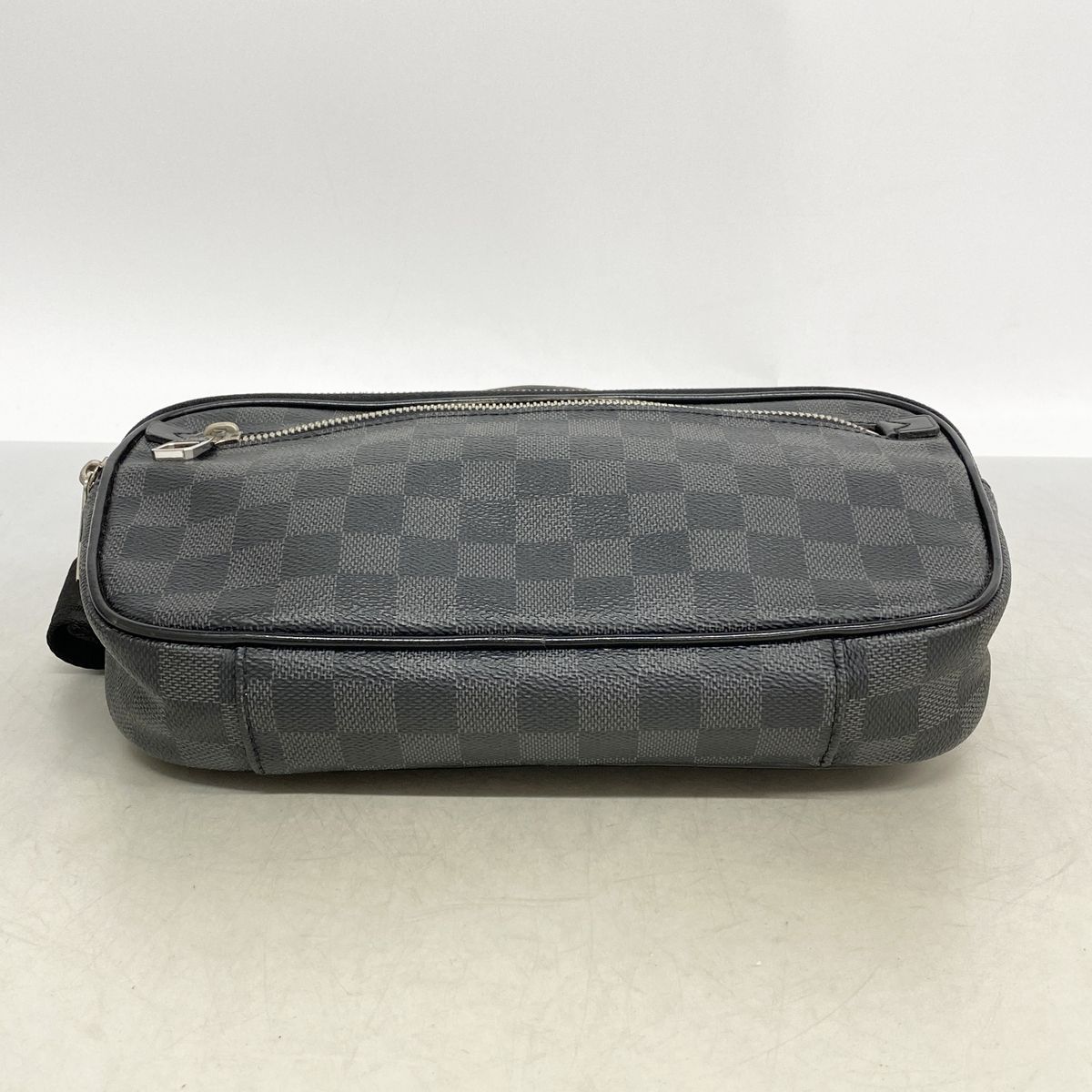 Louis Vuitton Belt Bag Damier Graphite Ambler Black — view 3