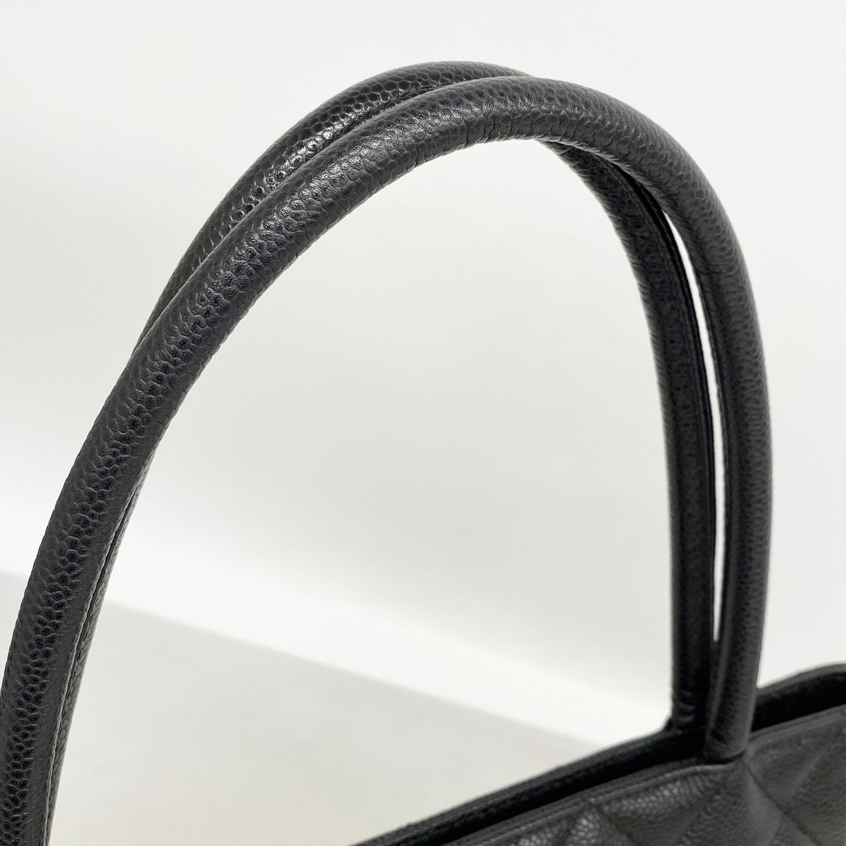 Chanel Tote Reissue Caviar Leather Black Gold — view 7