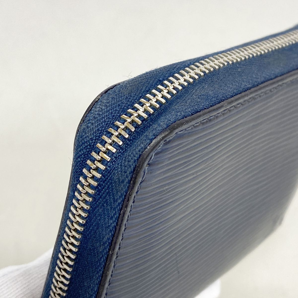 Louis Vuitton Coin Purse Epi Zippy Saphir — view 7
