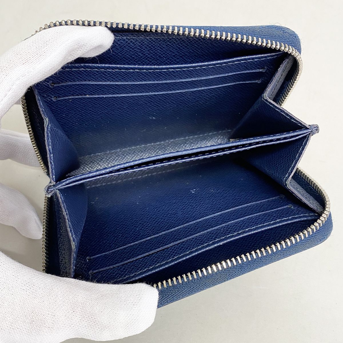 Louis Vuitton Coin Purse Epi Zippy Saphir — view 3