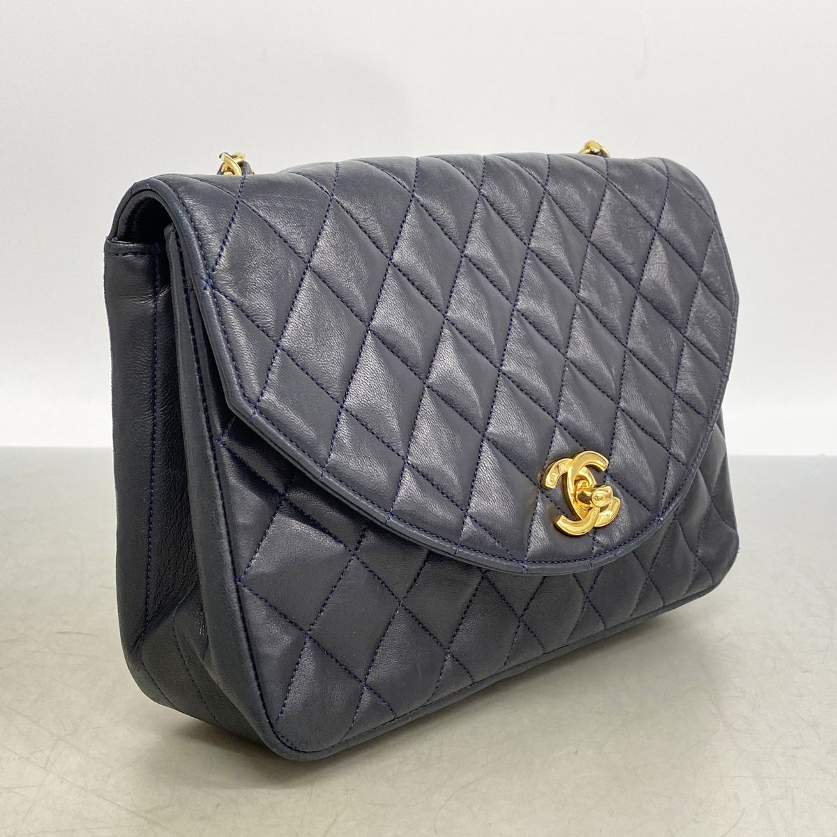 Chanel Shoulder Bag Quilted Lambskin Black Gold — view 2