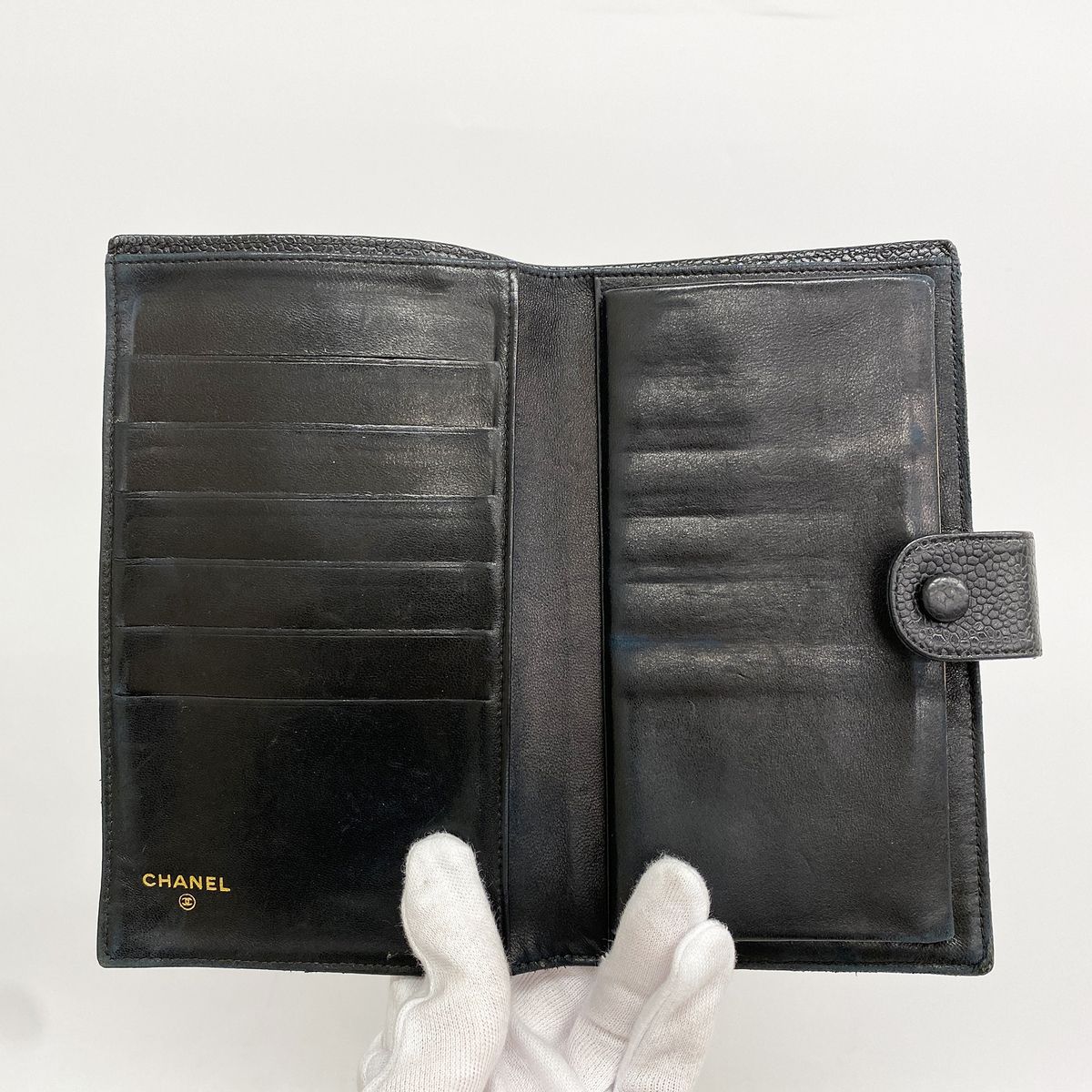 Chanel Wallet Caviar Leather Black Gold — view 3