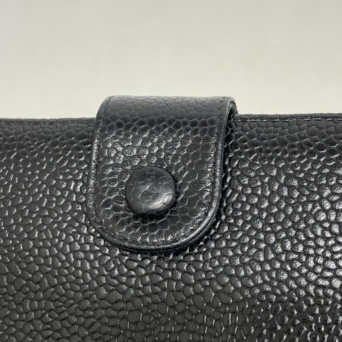 Chanel Wallet Caviar Leather Black Gold — view 7