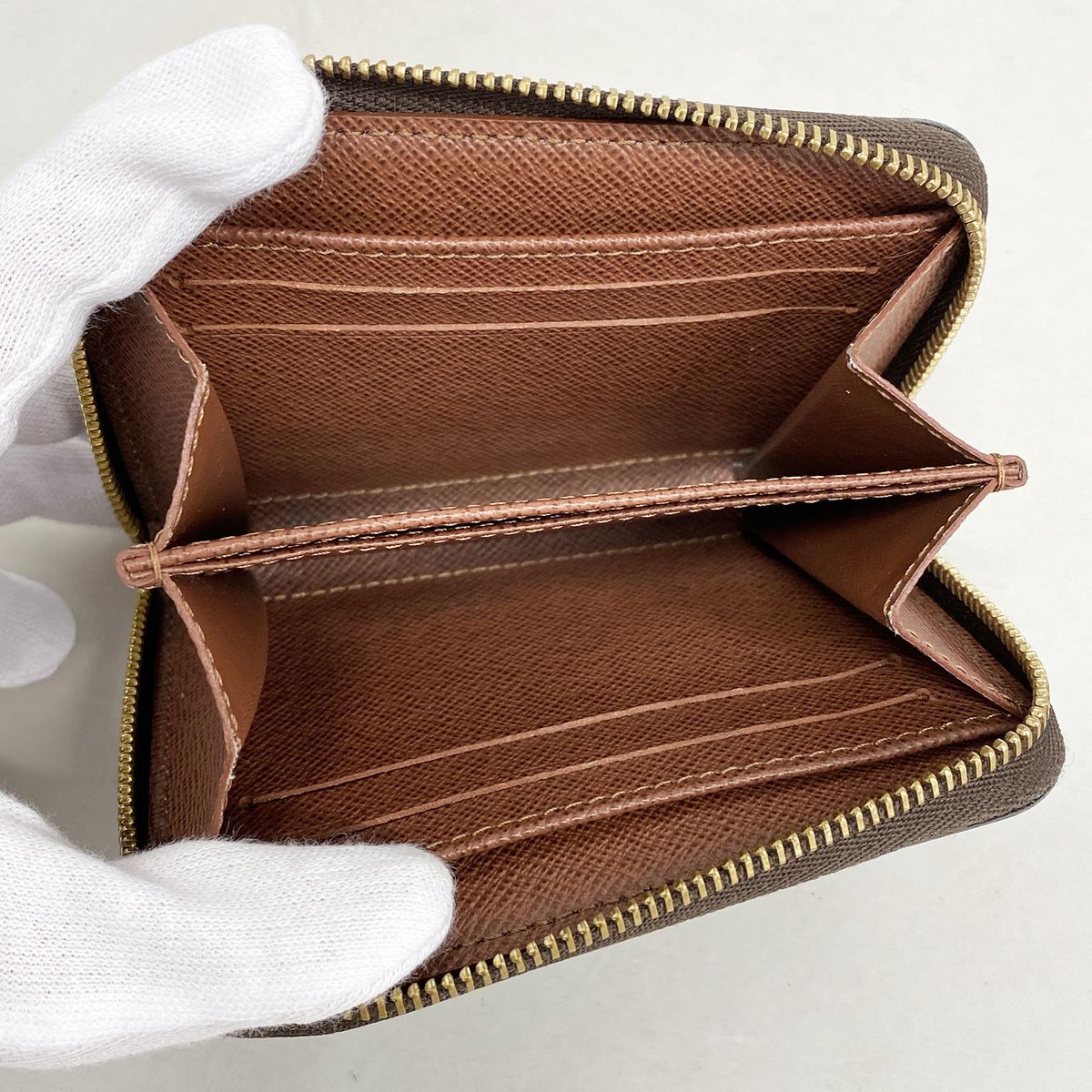 Louis Vuitton Coin Purse Monogram Zippy Brown — view 3