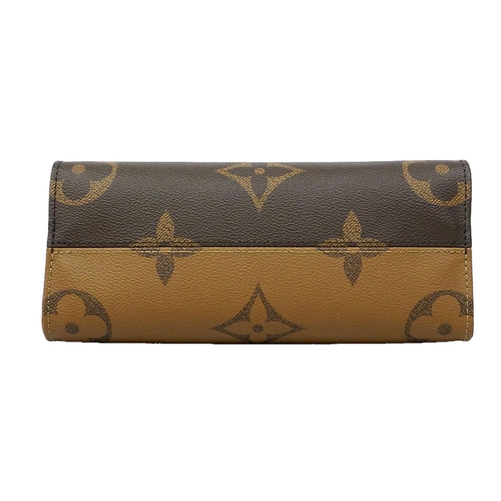 Louis Vuitton Handbag Monogram Giant Reverse on the Go PM Brown 2-Way Bag — view 3