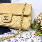 Chanel Vintage Turnlock Quilted Beige — view 6