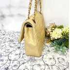 Chanel Vintage Turnlock Quilted Beige — view 8