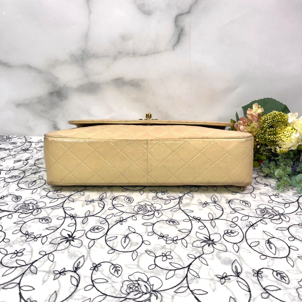 Chanel Vintage Quilted Chain Shoulder Bag — view 8