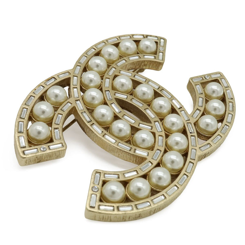 Chanel CC Logo Jumbo CC Brooch Faux Pearl Bijou Rhinestone Gold Plated — view 3