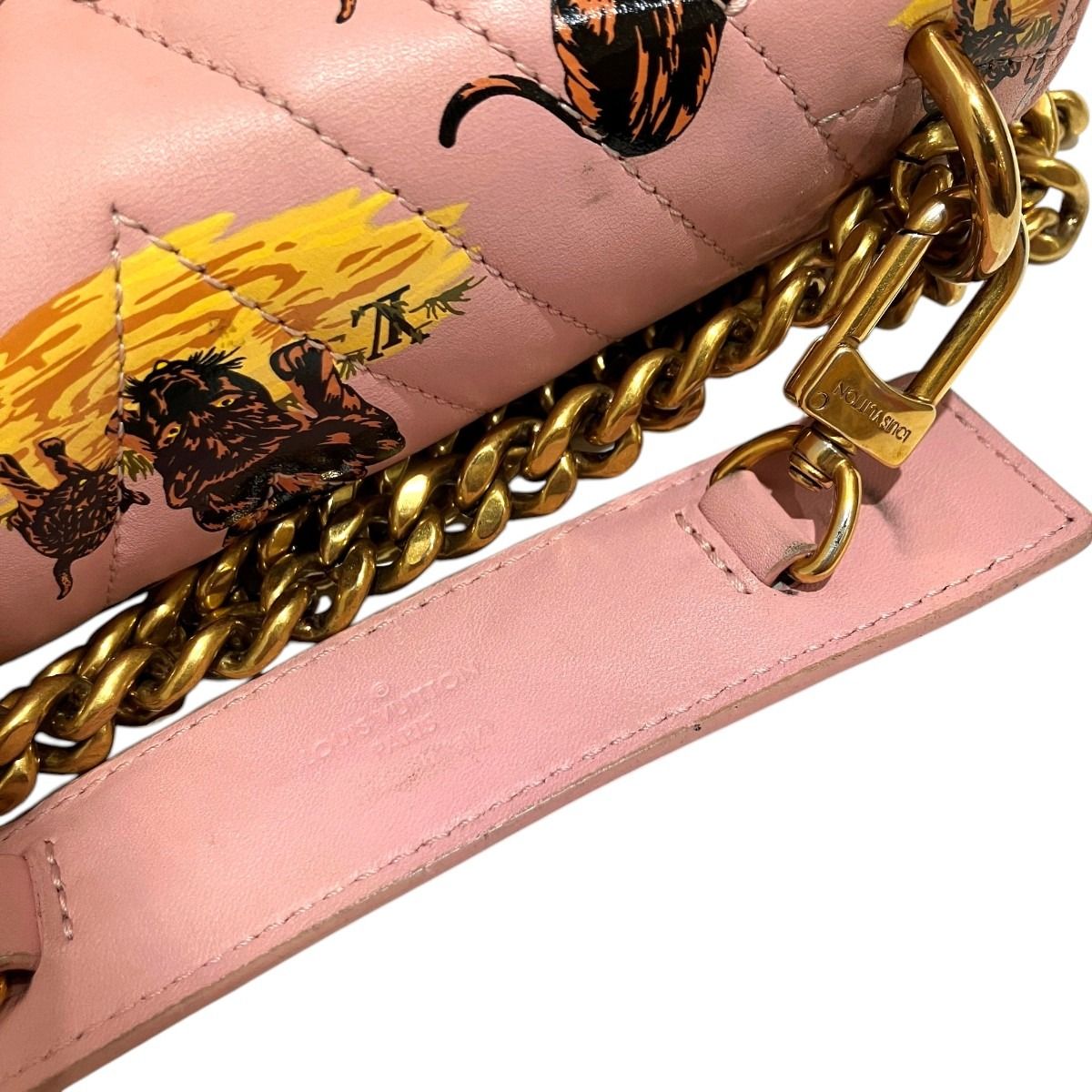 Louis Vuitton Chain Back PM New Wave Shoulder Bag Quilted Calfskin — view 8