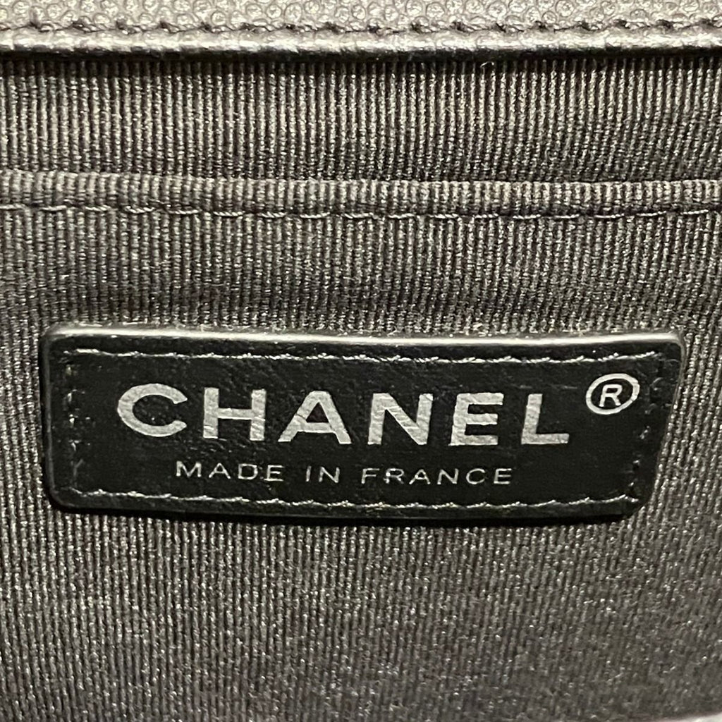 Chanel Boy Shoulder Bag V-stitch Caviar Leather — view 4