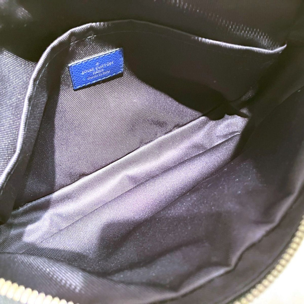 Louis Vuitton Taigarama Outdoor Messenger Shoulder Bag Leather — view 5
