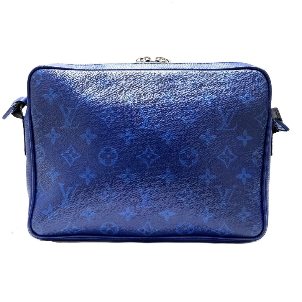 Louis Vuitton Taigarama Outdoor Messenger Shoulder Bag Leather — view 2
