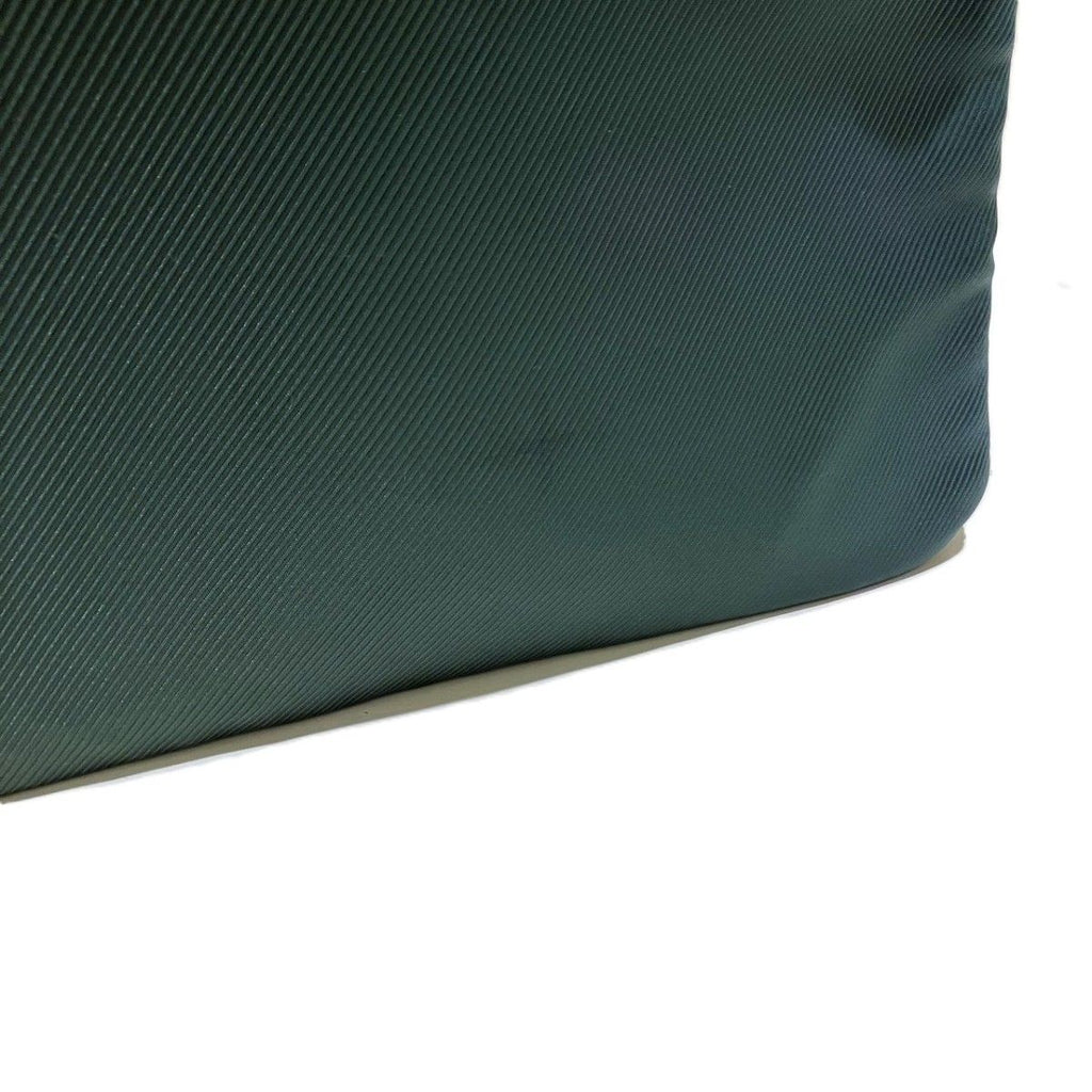 Louis Vuitton Taiga Shoulder Bag Leather — view 8