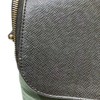 Louis Vuitton Taiga Shoulder Bag Leather — view 7