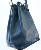 Louis Vuitton Shoulder Bag — view 8