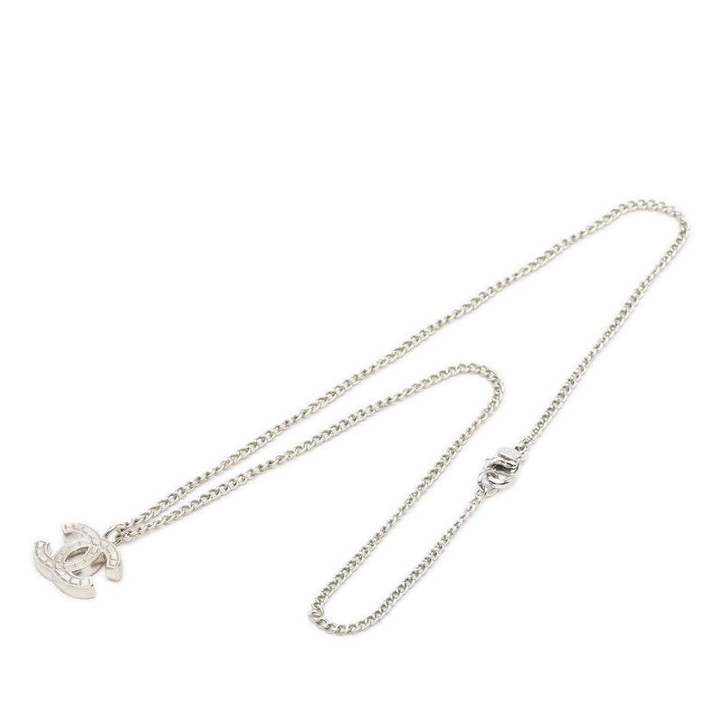Chanel CC Logo Chain Pendant Stamp Silver Metal Necklace — view 4