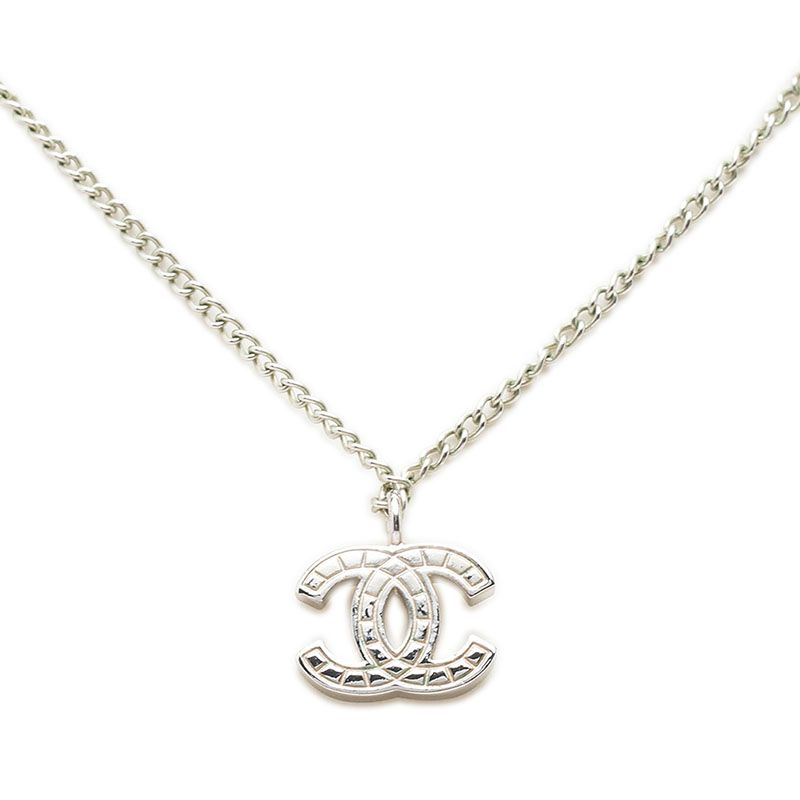 Chanel CC Logo Chain Pendant Stamp Silver Metal Necklace — view 2