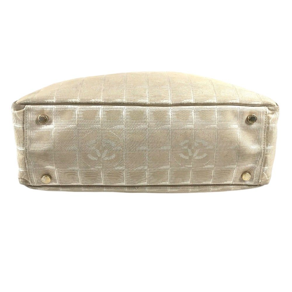 Chanel Tote New Travel Line GM Nylon Beige — view 4